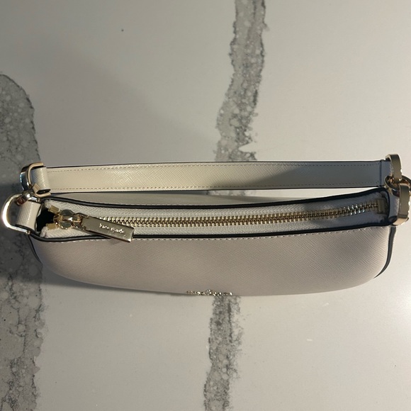 NWOT kate spade Cream Leather Nova Crescent Shoulder Bag Gold Tone Hardware - Picture 6 of 10
